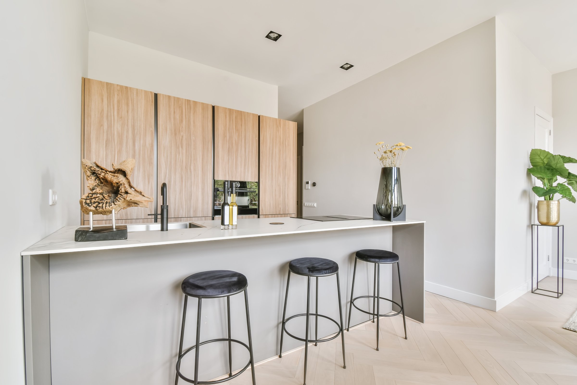 Attractive Kitchen with Wood Kitchen Unit